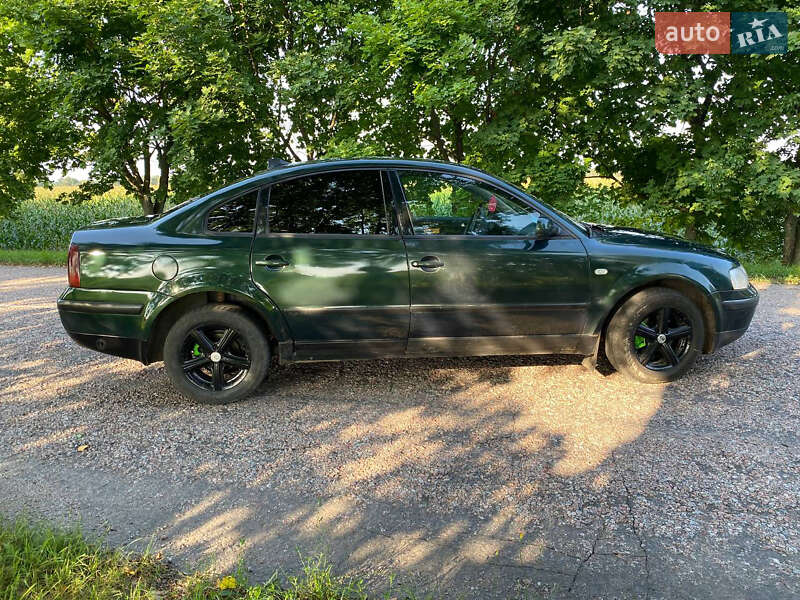 Седан Volkswagen Passat 1998 в Борисполе