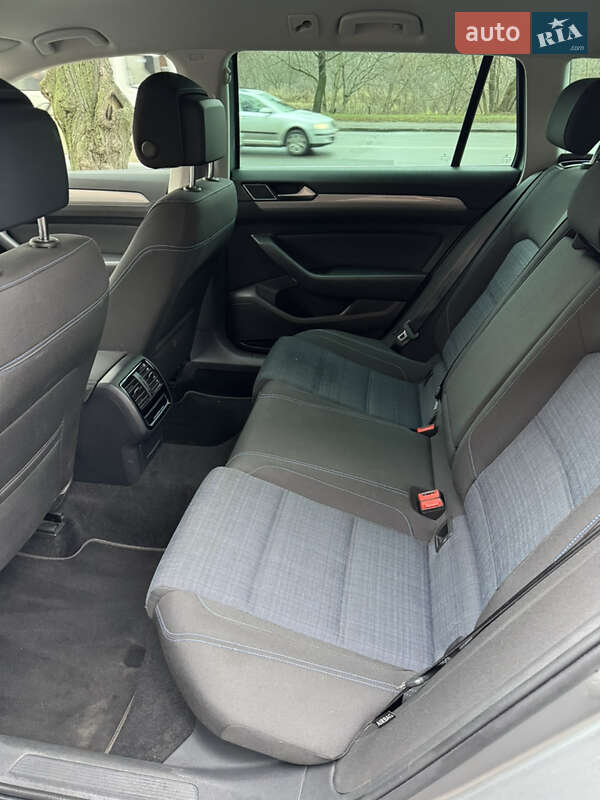 Универсал Volkswagen Passat 2022 в Киеве фото 14 Универсал Volkswagen Passat 2022 в Киеве