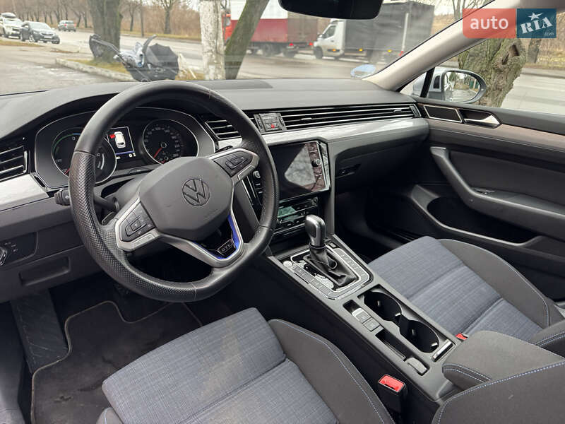 Универсал Volkswagen Passat 2022 в Киеве фото 12 Универсал Volkswagen Passat 2022 в Киеве