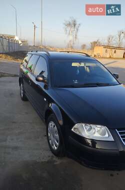 Универсал Volkswagen Passat 2002 в Дубровице