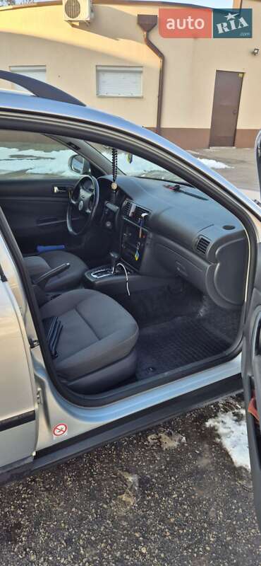 Универсал Volkswagen Passat 2004 в Запорожье