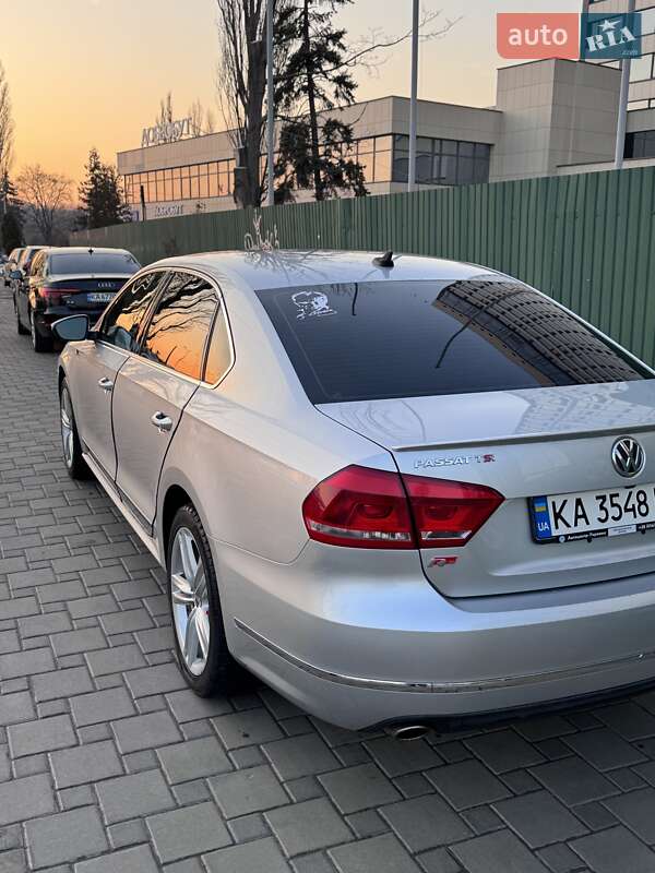 Седан Volkswagen Passat 2012 в Киеве