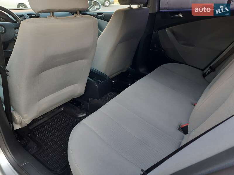 Седан Volkswagen Passat 2005 в Хмельницком