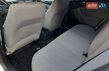 Седан Volkswagen Passat 2005 в 