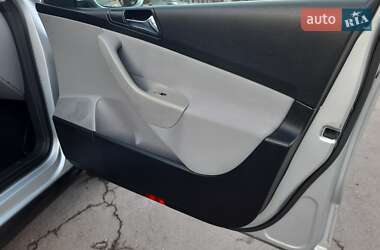 Седан Volkswagen Passat 2005 в 