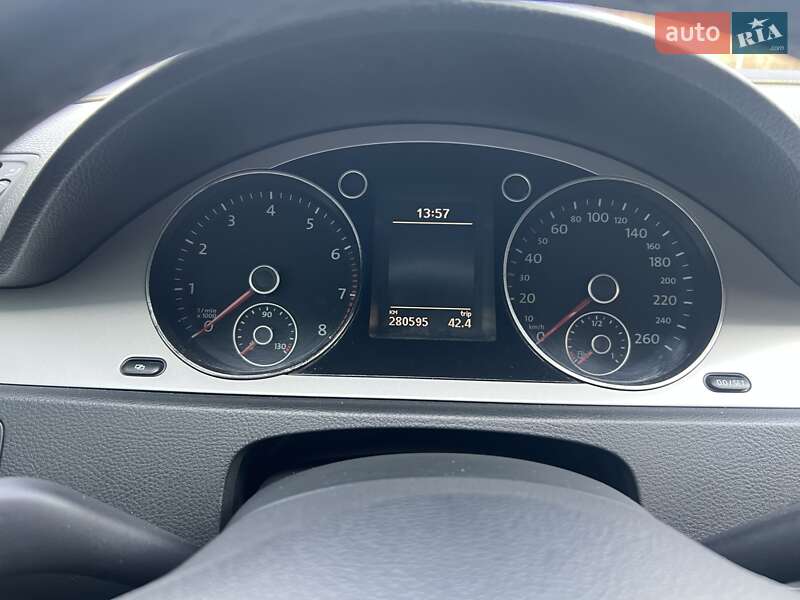 Седан Volkswagen Passat 2010 в Мукачевому