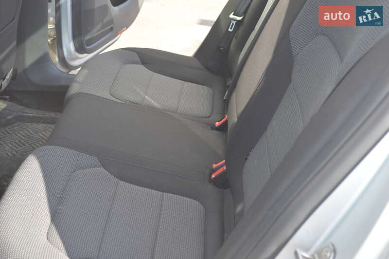 Седан Volkswagen Passat 2013 в Чернигове