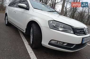 Універсал Volkswagen Passat 2012 в Кропивницькому