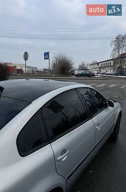 Седан Volkswagen Passat 1997 в Киеве