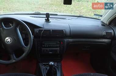 Універсал Volkswagen Passat 2003 в 