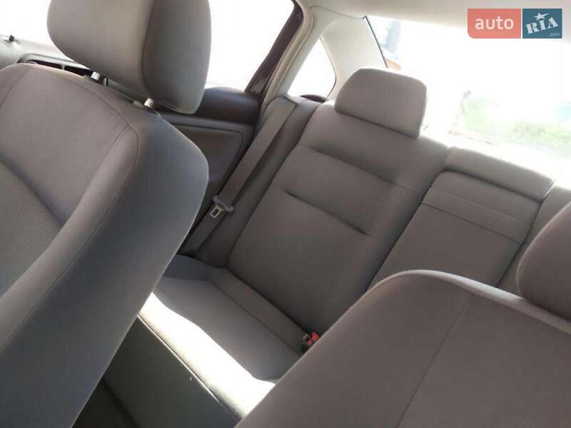 Седан Volkswagen Passat 2001 в Львове