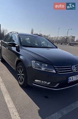 Універсал Volkswagen Passat 2011 в Києві