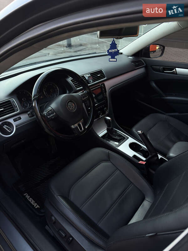 Седан Volkswagen Passat 2013 в Кривом Роге