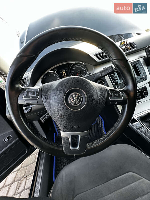 Универсал Volkswagen Passat 2011 в Львове