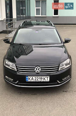 Универсал Volkswagen Passat 2012 в Киеве