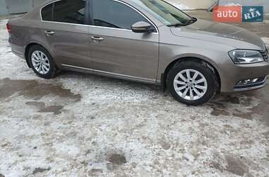 Седан Volkswagen Passat 2011 в Харькове