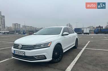 Седан Volkswagen Passat 2016 в Киеве