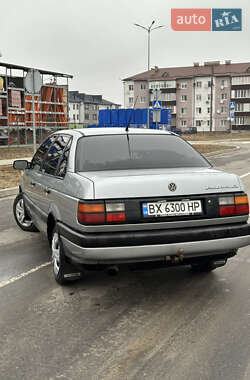 Седан Volkswagen Passat 1988 в Славуте