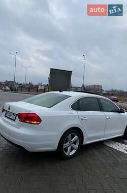 Седан Volkswagen Passat 2012 в Стрые