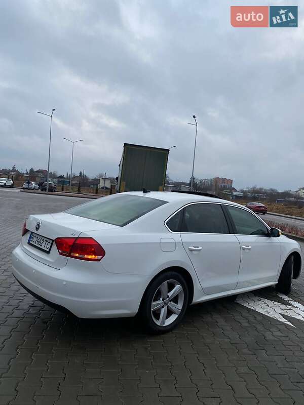 Седан Volkswagen Passat 2012 в Стрые