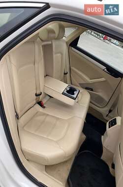 Седан Volkswagen Passat 2012 в 