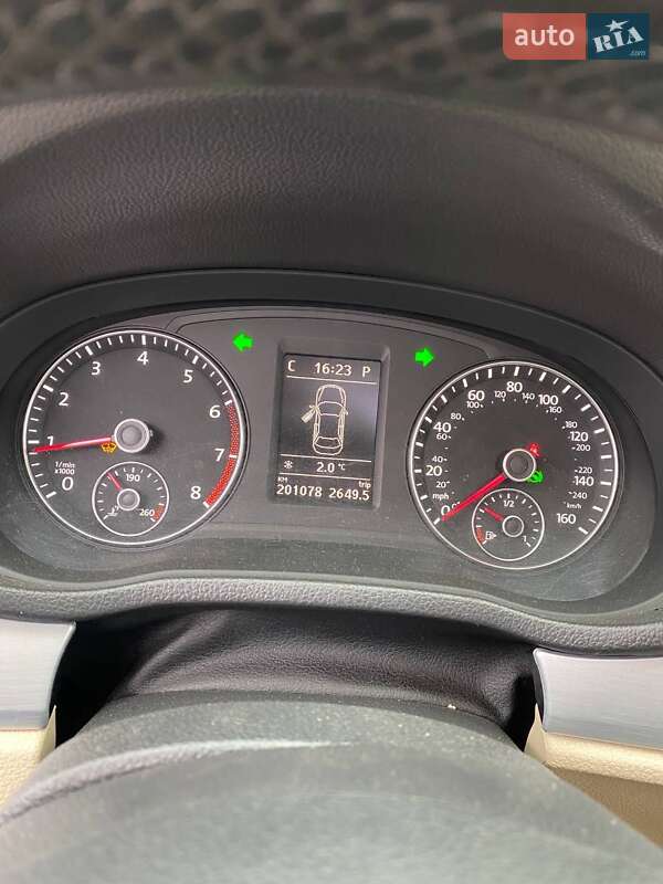 Седан Volkswagen Passat 2012 в Стрые