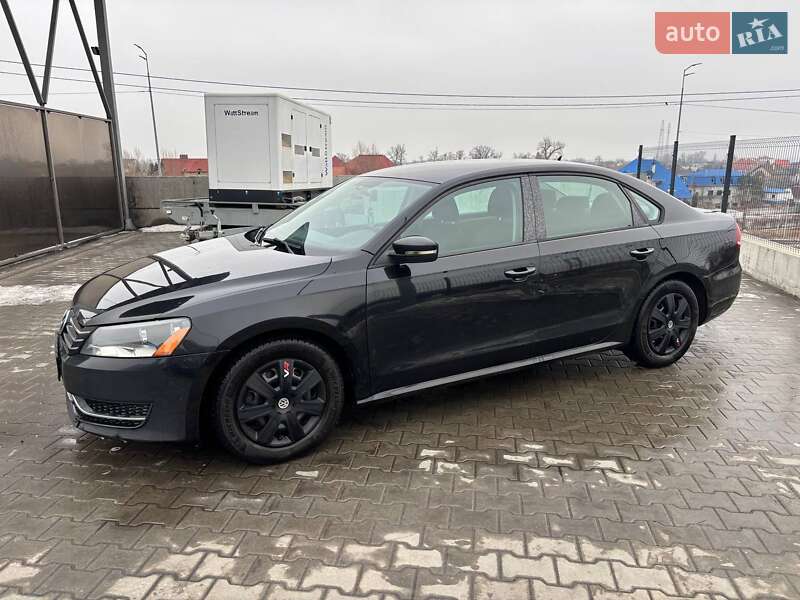 Седан Volkswagen Passat 2012 в Киеве