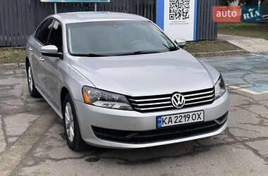 Седан Volkswagen Passat 2013 в Киеве