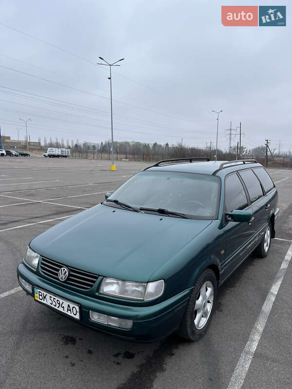 Универсал Volkswagen Passat 1995 в Ровно