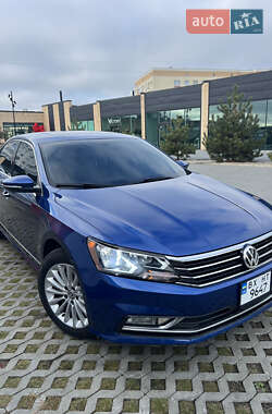 Седан Volkswagen Passat 2016 в Хмельницком