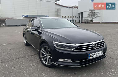 Седан Volkswagen Passat 2017 в Києві