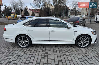 Седан Volkswagen Passat 2017 в 