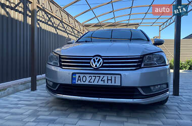 Седан Volkswagen Passat 2012 в Ужгороде