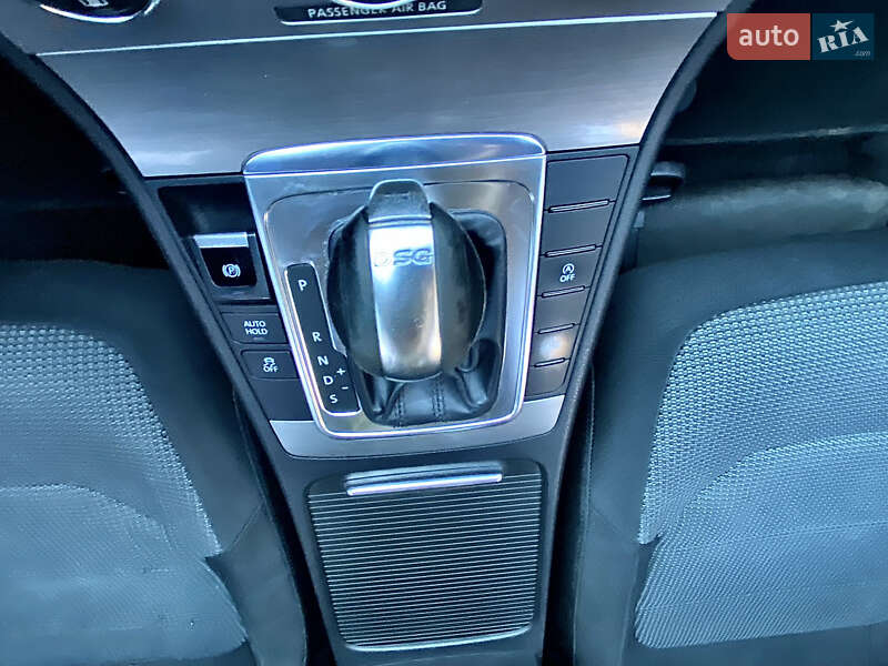 Седан Volkswagen Passat 2012 в Ужгороде