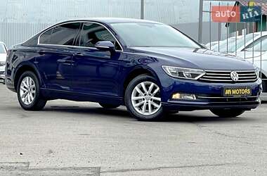 Седан Volkswagen Passat 2018 в Киеве