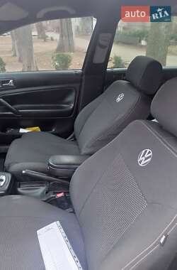 Универсал Volkswagen Passat 2000 в 