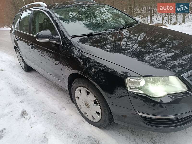 Универсал Volkswagen Passat 2010 в Житомире