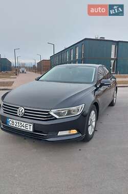 Седан Volkswagen Passat 2015 в Чернигове