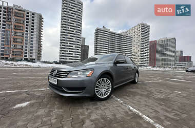 Седан Volkswagen Passat 2013 в Києві