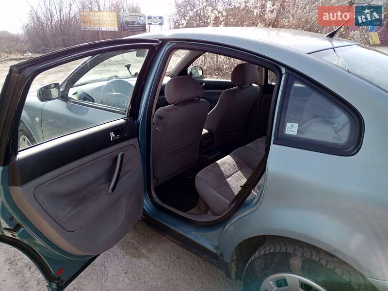 Седан Volkswagen Passat 1998 в Кам'янець-Подільському фото 6 Седан Volkswagen Passat 1998 в Кам'янець-Подільському