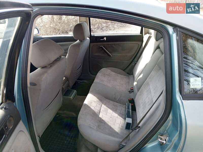 Седан Volkswagen Passat 1998 в Кам'янець-Подільському фото 5 Седан Volkswagen Passat 1998 в Кам'янець-Подільському