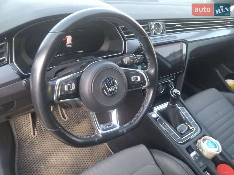 Универсал Volkswagen Passat 2019 в Львове