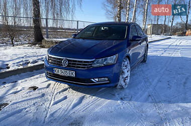 Седан Volkswagen Passat 2016 в Ромнах