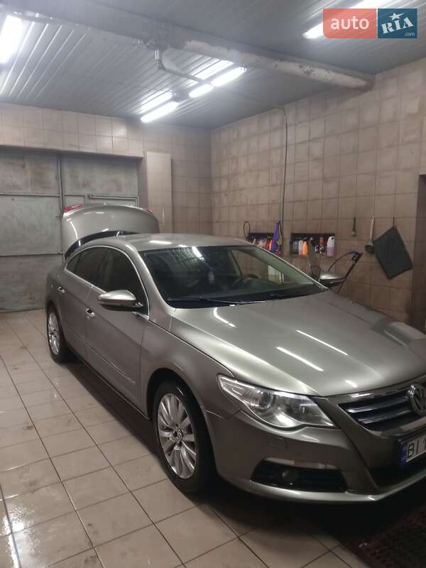 Купе Volkswagen Passat 2011 в Кременчуці