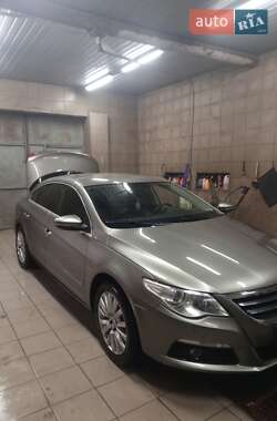 Купе Volkswagen Passat 2011 в 