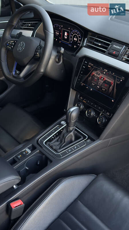 Седан Volkswagen Passat 2020 в Мукачевому
