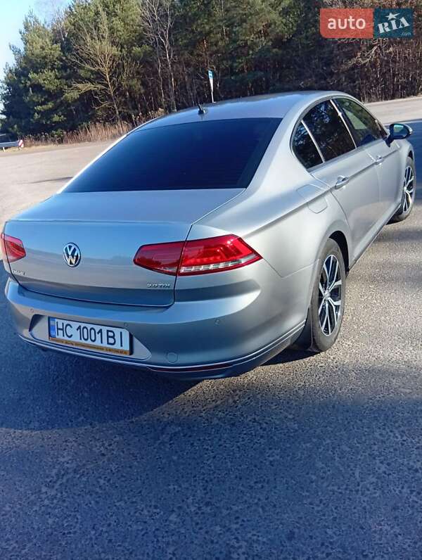 Седан Volkswagen Passat 2017 в Краківці