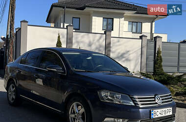 Седан Volkswagen Passat 2013 в Львове