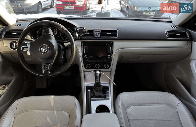 Седан Volkswagen Passat 2012 в Кривом Роге
