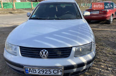 Седан Volkswagen Passat 1999 в Іллінцях